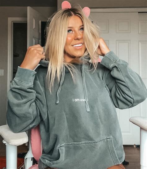 Littlebuffbabe Porn Pics & Nude Photos .